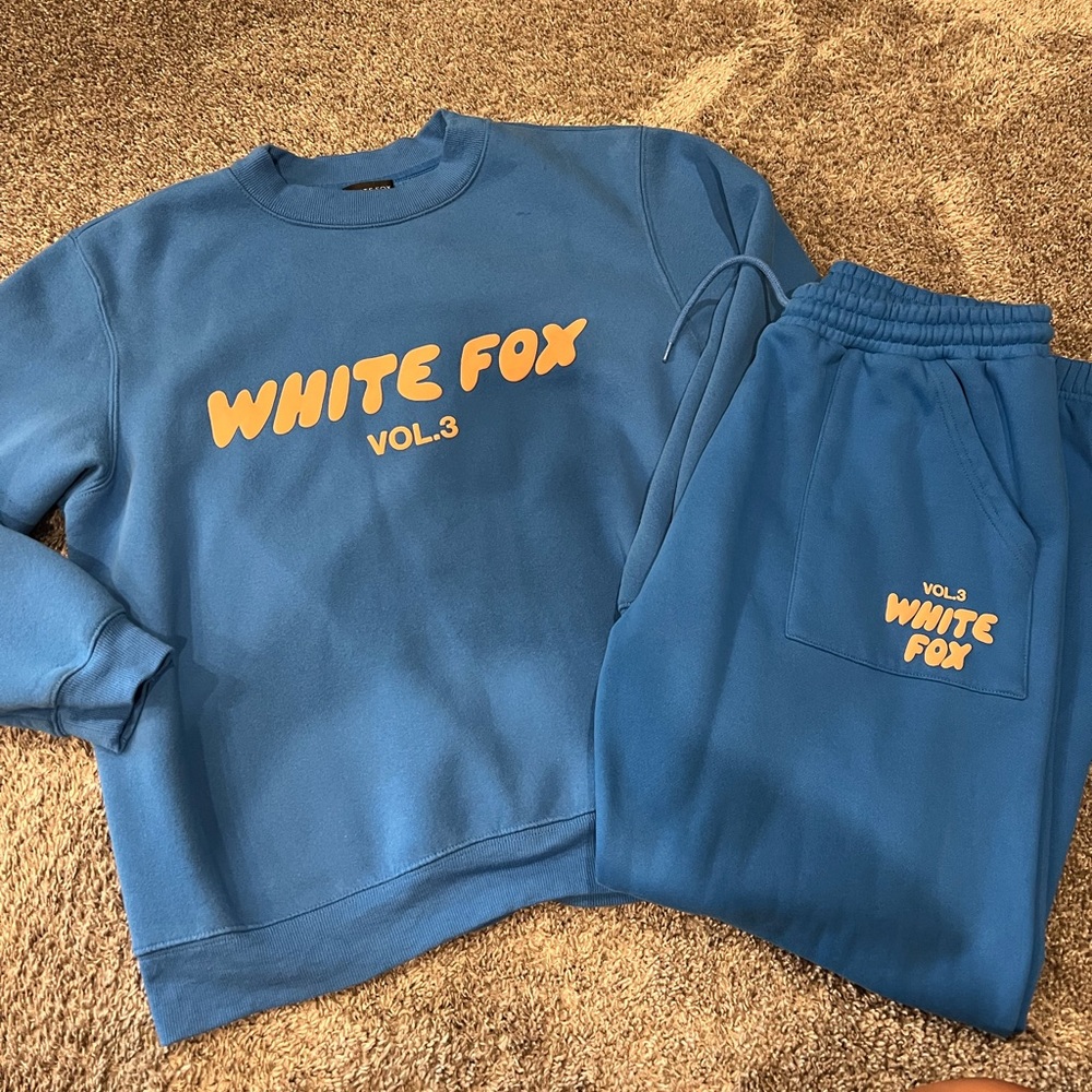 White fox set